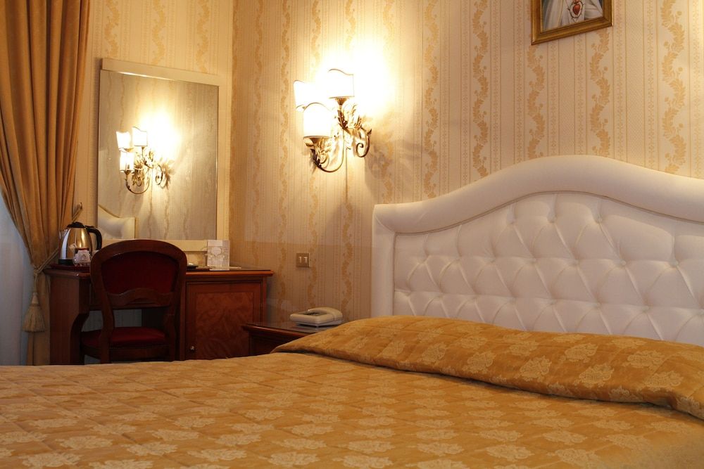 undefined Hotel Eliseo