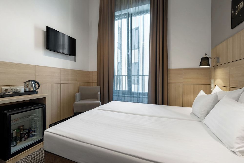 Wellton Centrum Hotel & Spa Small room 2