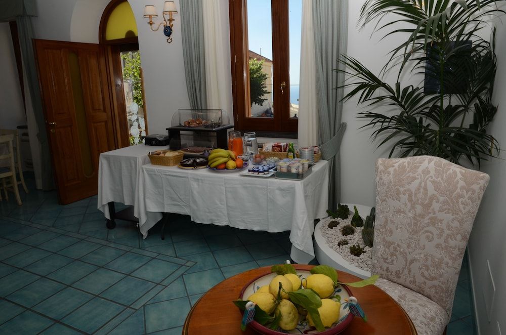 undefined Villa Maria 8