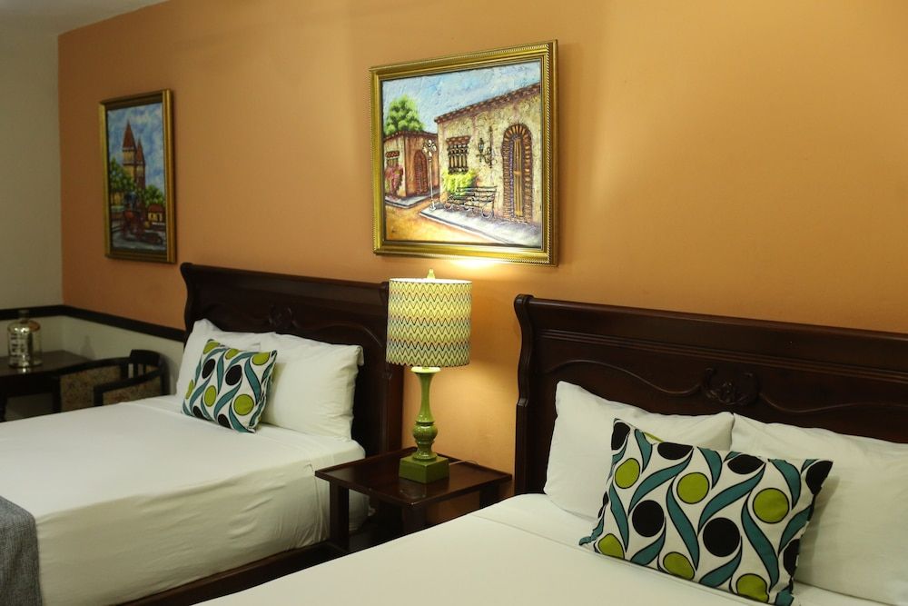 Platino Hotel & Casino Junior Suite 7