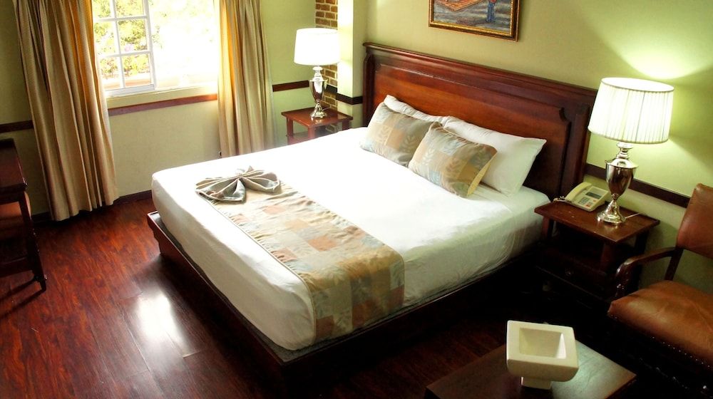 Platino Hotel & Casino Executive Deluxe Room 3