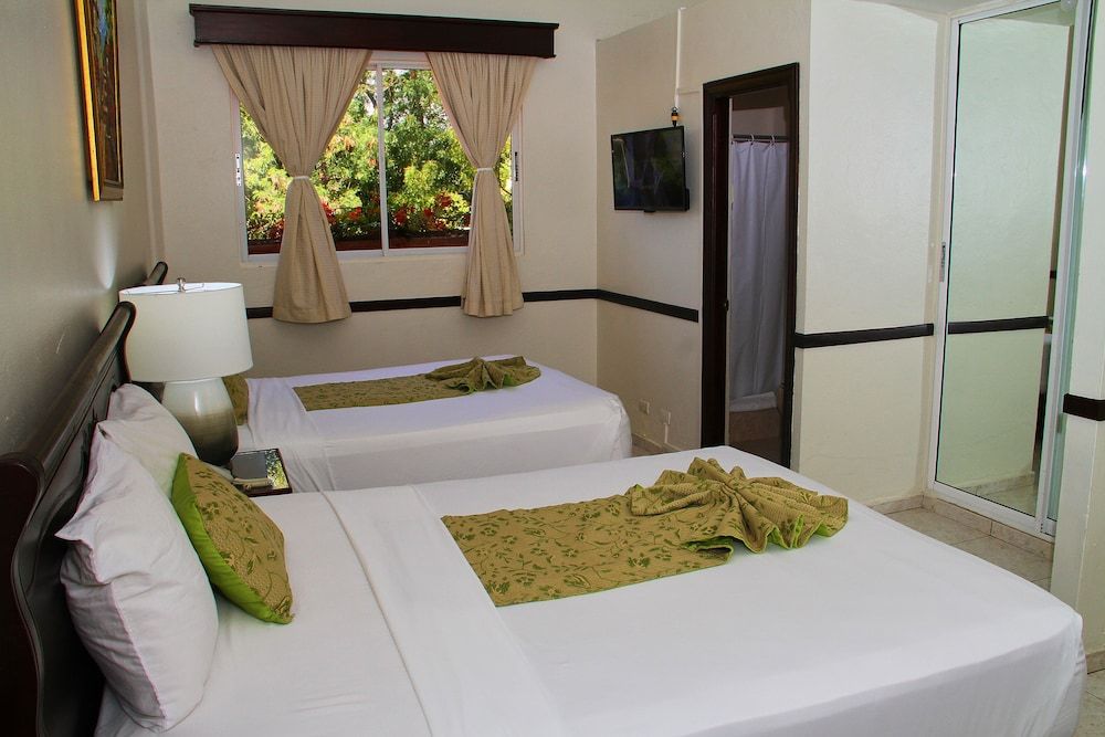 Platino Hotel & Casino Junior Suite 3