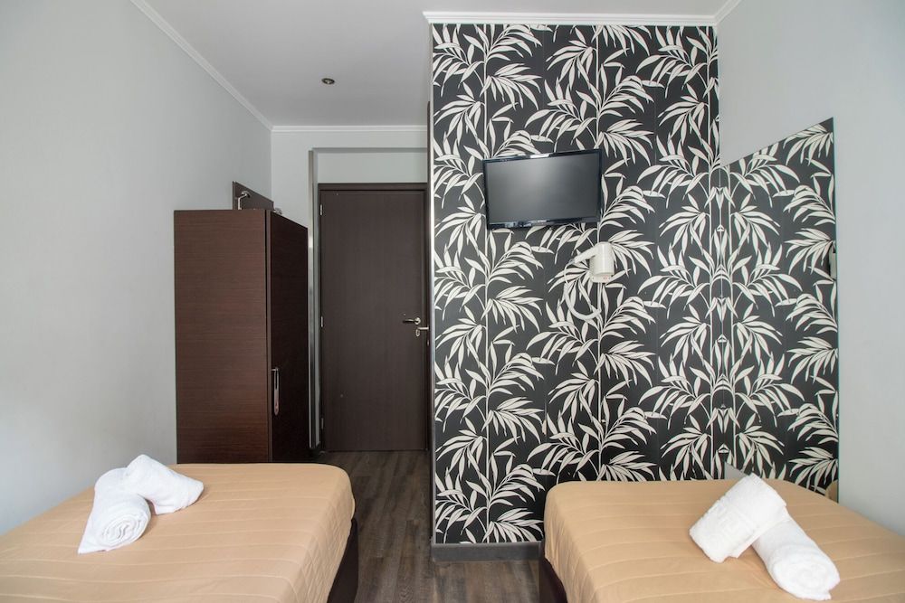 undefined Cosmopolit 6