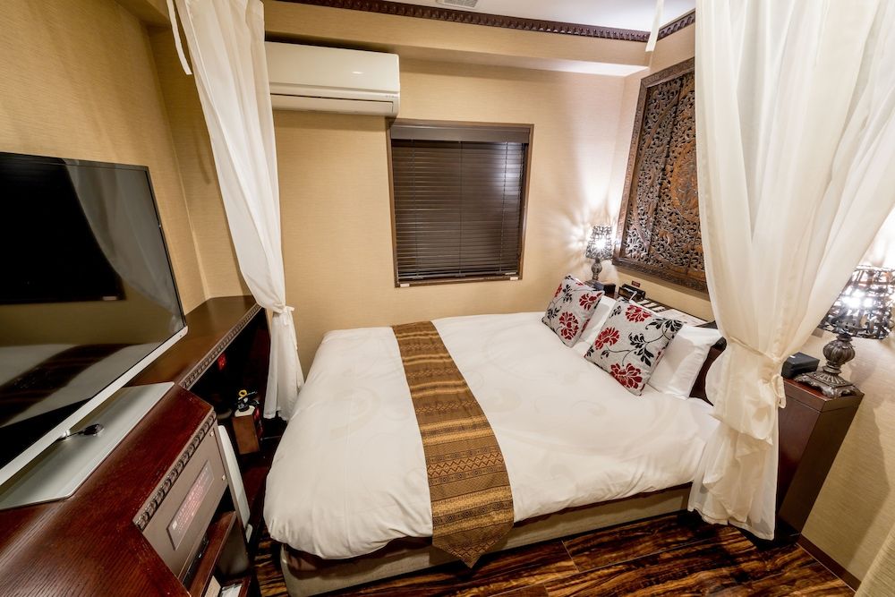 Economy Queen Room, Non Smoking, Free All you can drink Alcohol and Light Meal