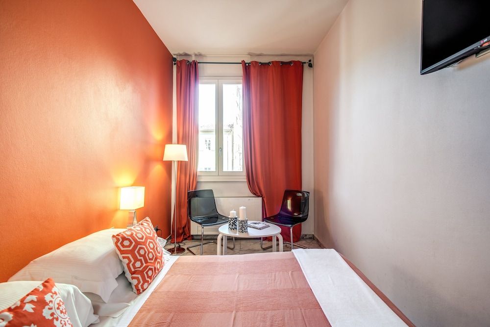 Hotel Boston Double or Twin Room 8