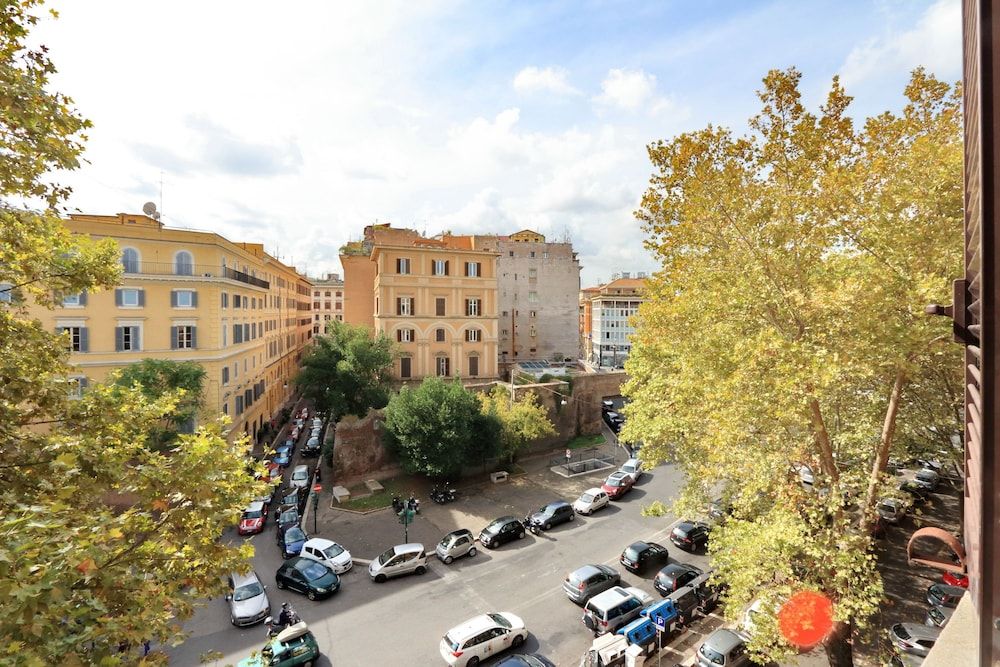 LHG Comfy Rooms Economy Double Room (New Moon) 14