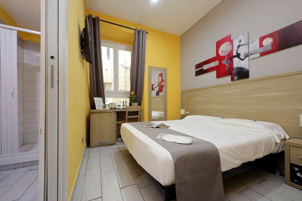 LHG Comfy Rooms Economy Double Room (New Moon) 7