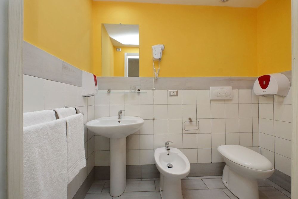 LHG Comfy Rooms Economy Double Room (New Moon) 19