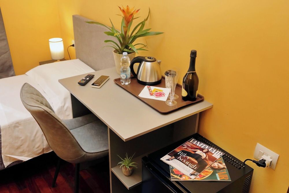 undefined LHG Comfy Rooms 6