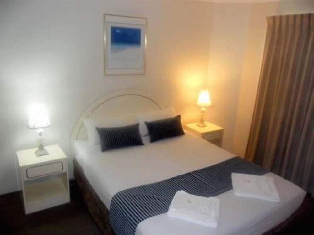 undefined Surfers Del Rey 10