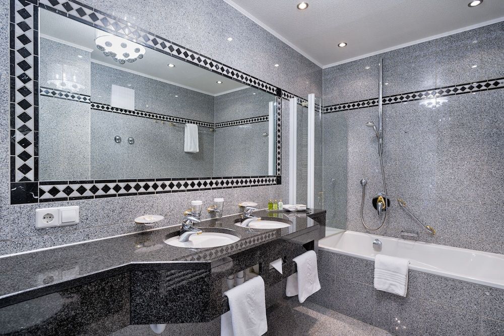 Parkhotel Adler Junior Suite (Deluxe) 5