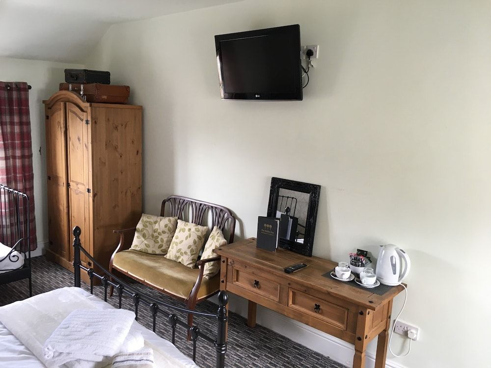 The Hollies Inn Suite, Ensuite 3