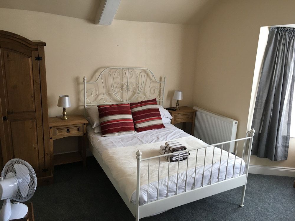 The Hollies Inn Double Room, Ensuite 2