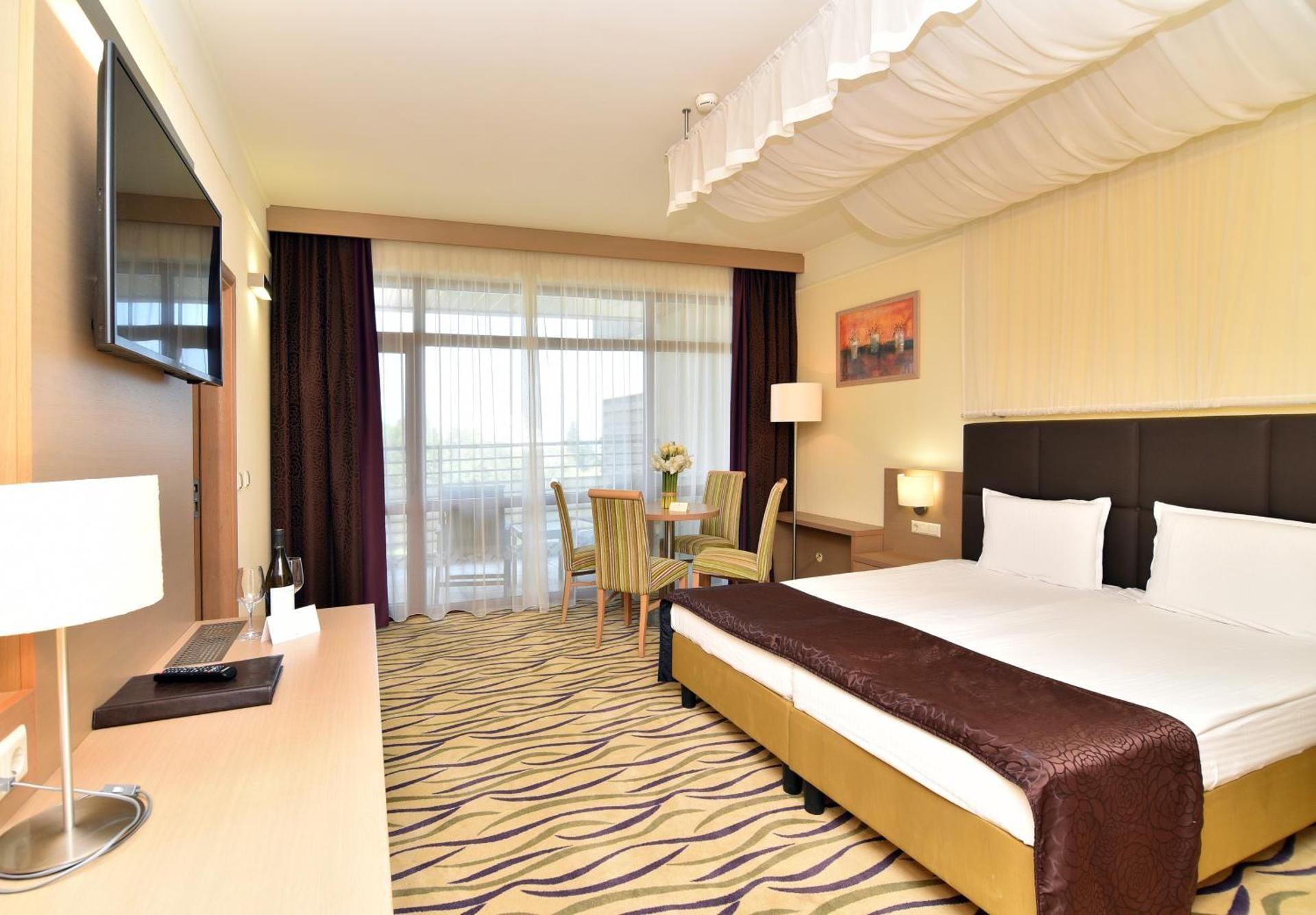 Corner Suite