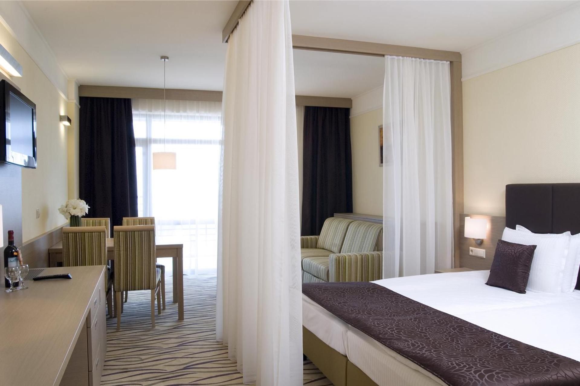 Executive Studio with Free SPA Zone Access