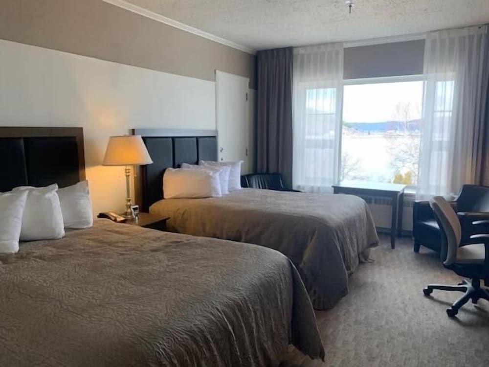 Hôtel Le Manoir Classic Room, 2 Queen Beds, City View 4