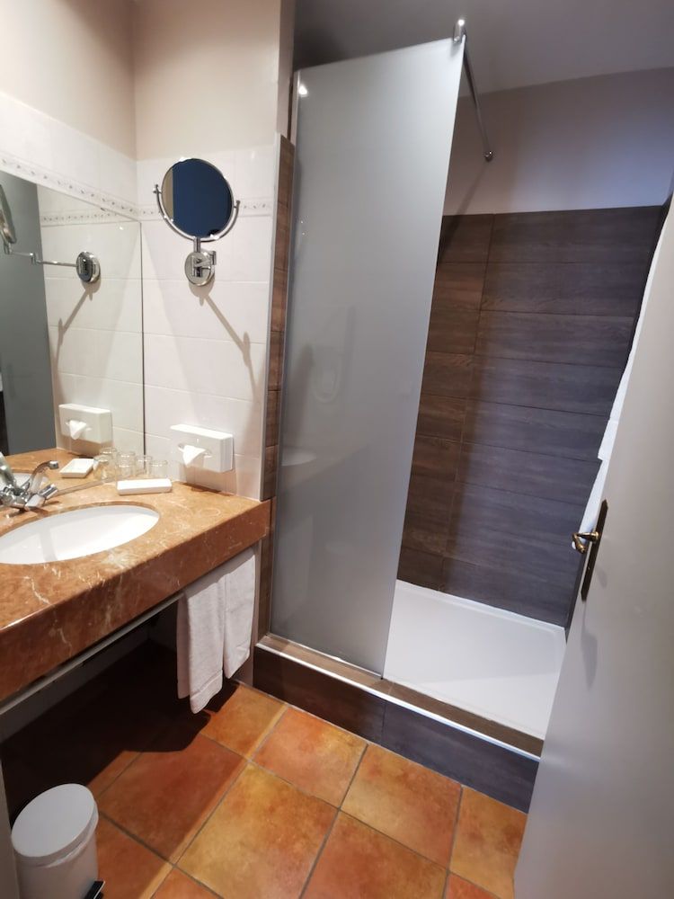 Best Western l'Orangerie Family Room, Multiple Beds, Non Smoking 4