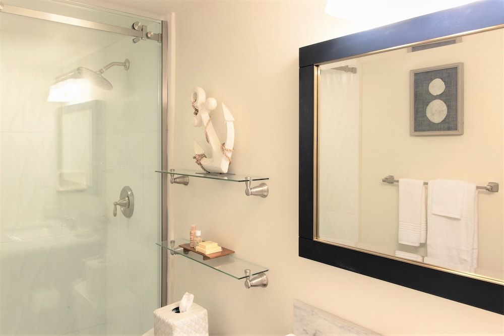 Dolphin Cove - Adults Only Executive Suite, 2 Bedrooms, Marina View 6