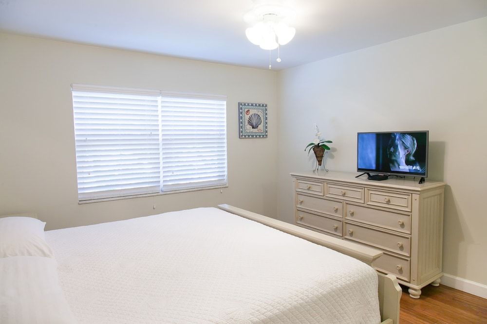 Dolphin Cove - Adults Only Room, 2 Bedrooms, Garden View