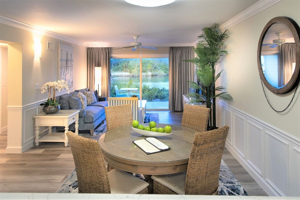 Dolphin Cove - Adults Only Executive Suite, 2 Bedrooms, Marina View 10