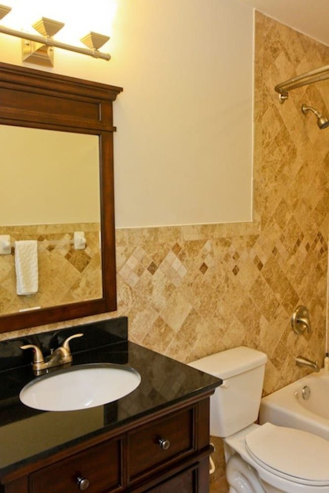 Dolphin Cove - Adults Only Room, 2 Bedrooms, Marina View 3