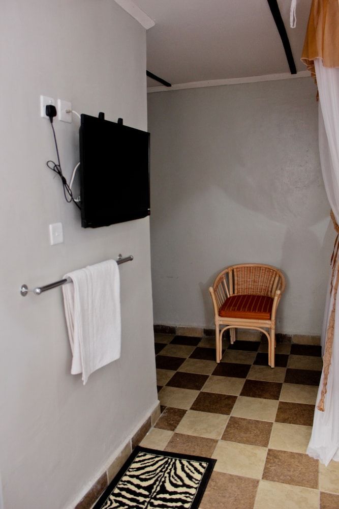 Sweet Lake Resort Twin Room 4