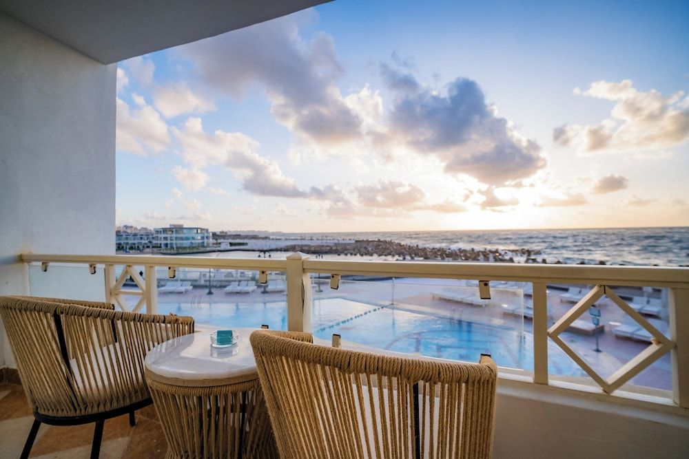 SUNRISE Alex Avenue Hotel Junior Jacuzzi Suite 4