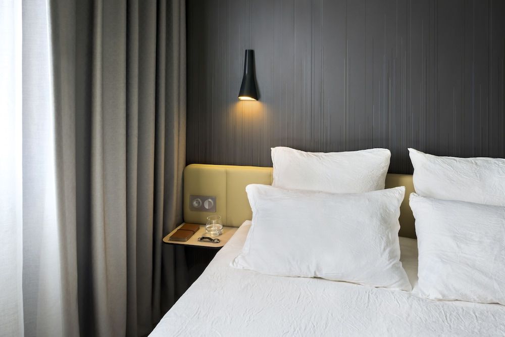 OKKO Hotels Grenoble Centre Classic Double Room (snacks & drinks self service in the Lounge Club) 4