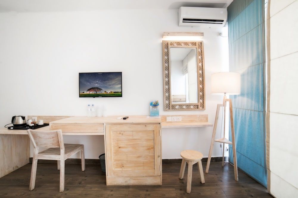 Hikkaduwa Beach Hotel Premium Ocean Room 6