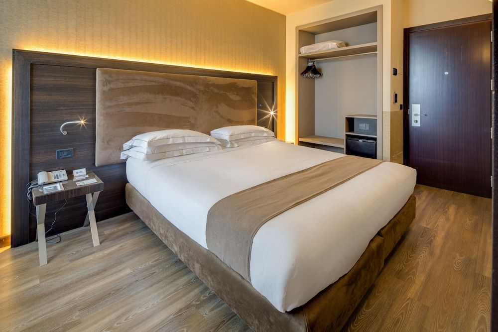 Best Western Plus Hotel Farnese Superior Room, 1 Queen Bed, Non Smoking