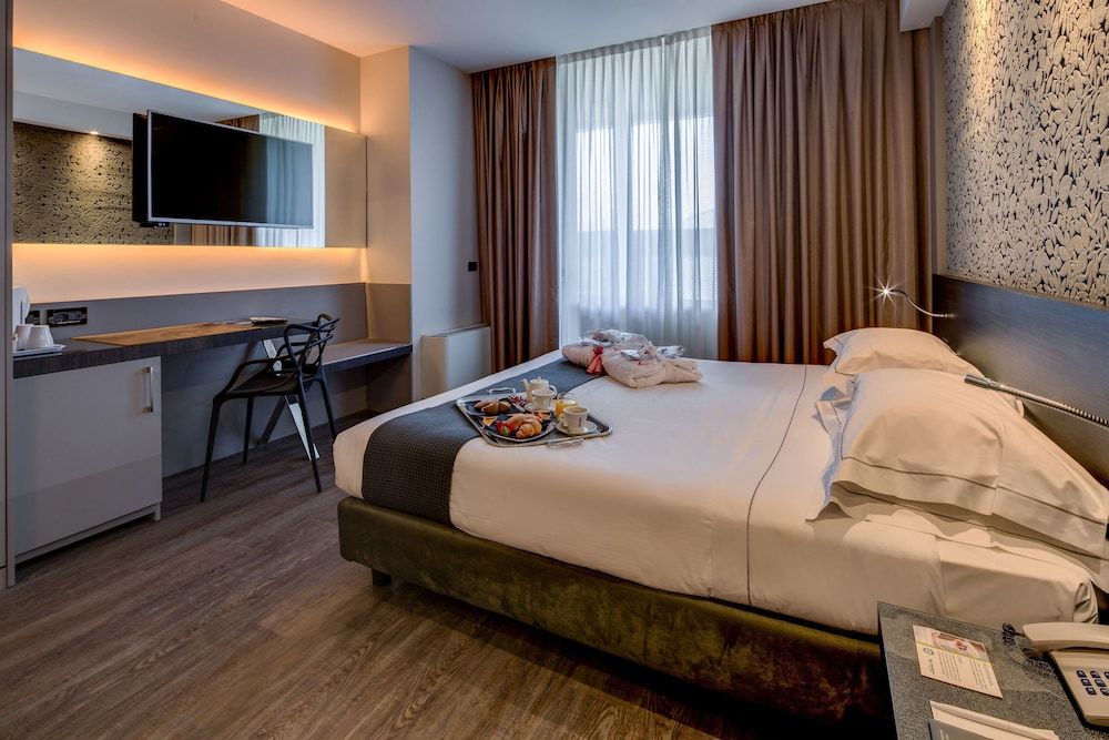 Best Western Plus Hotel Farnese Executive Room, 1 King Bed, Non Smoking (Larger Room) 2