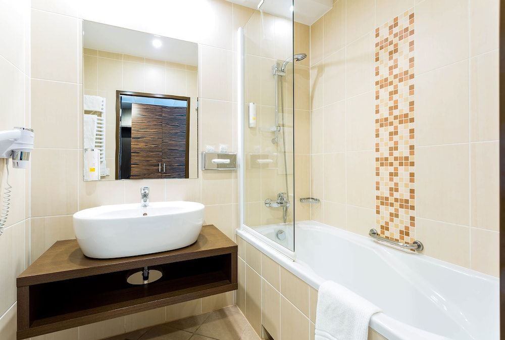 Qubus Hotel Kielce Standard Twin Room 3