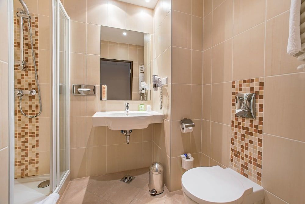 Qubus Hotel Kielce Single Room 3