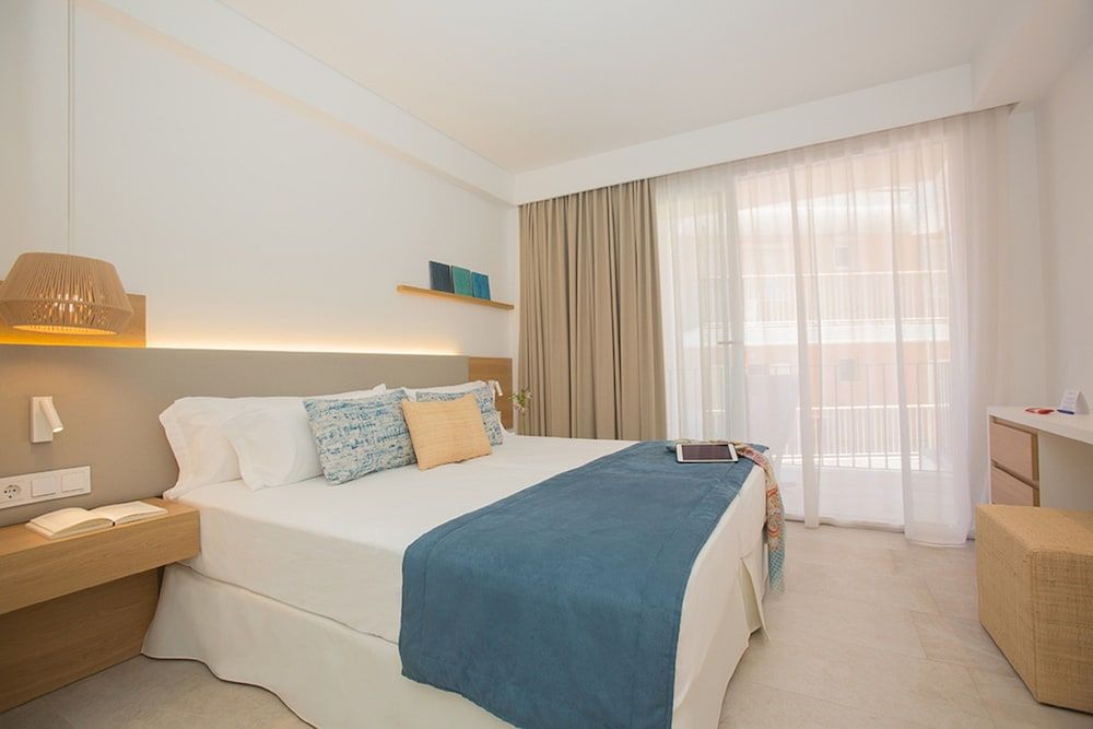 Double Room, Balcony