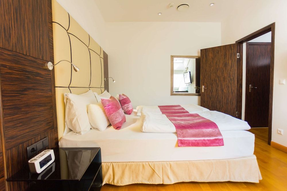 undefined Best Western Plus Hotel Arcadia
