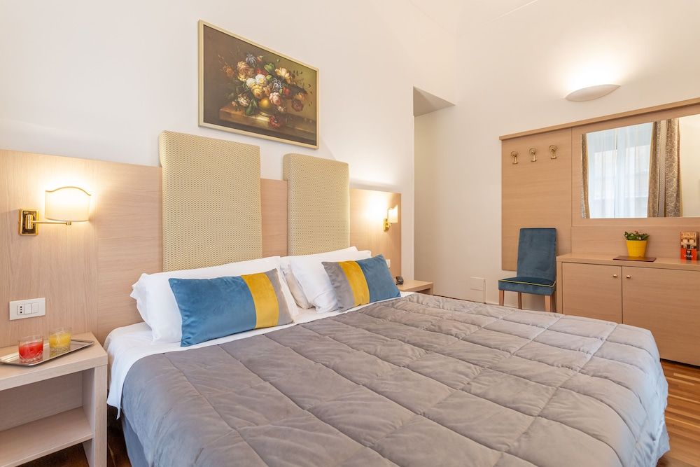 undefined Hotel Medici 10