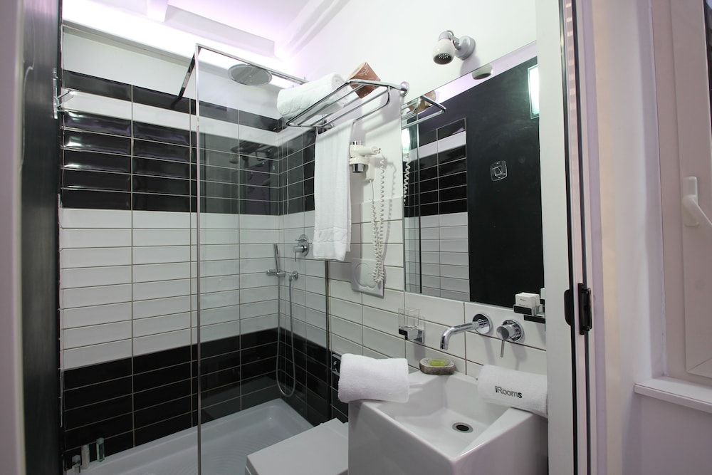 undefined iRooms Rome Spanish Steps 10