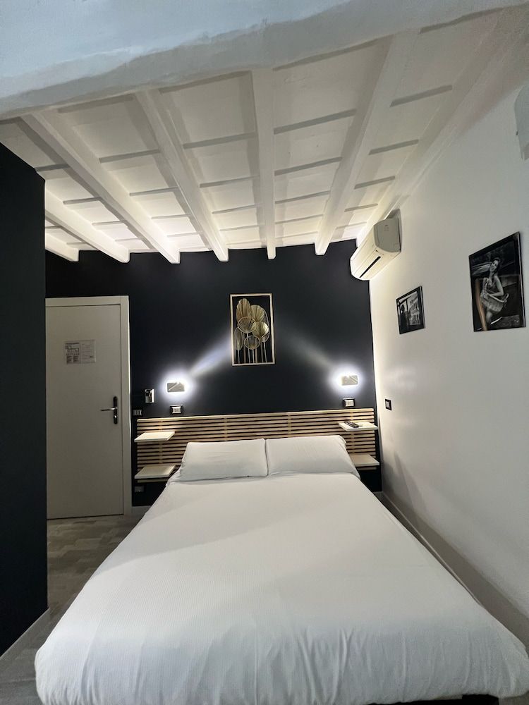 undefined iRooms Rome Spanish Steps 3