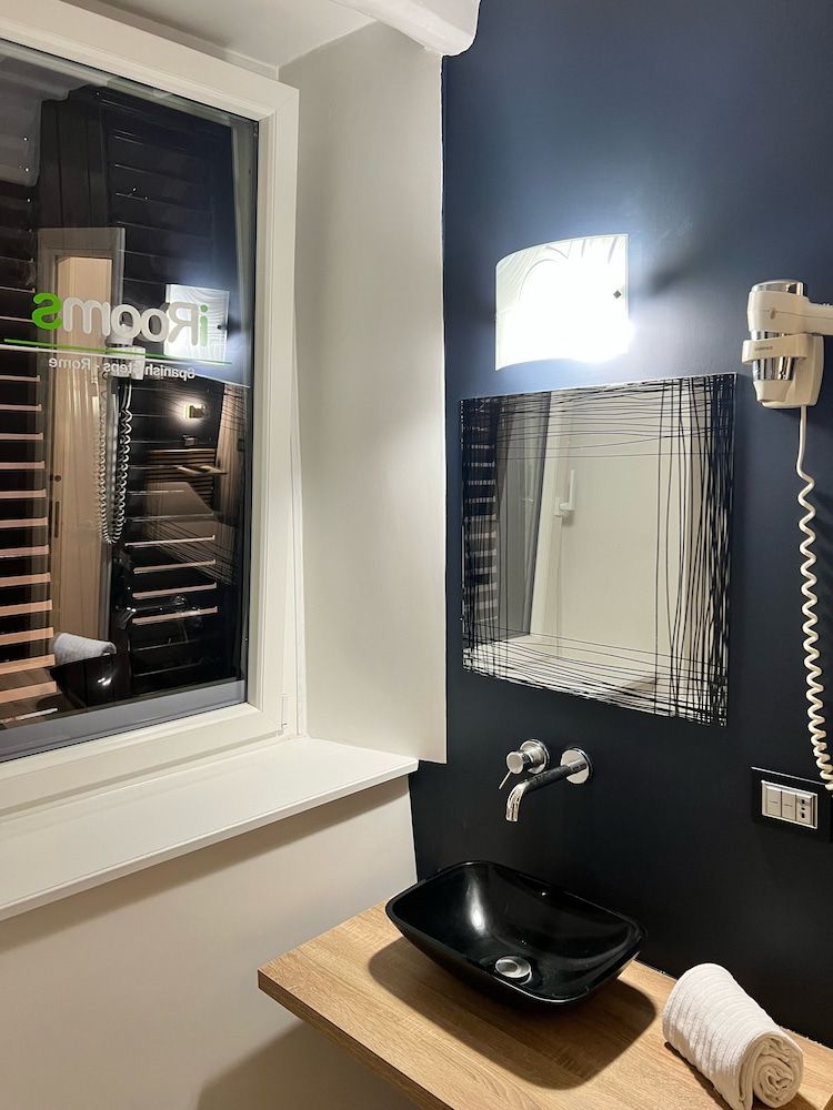 iRooms Rome Spanish Steps Standard Double Room (iMove) 5