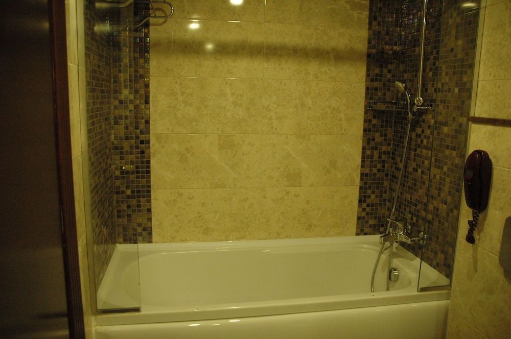 Topkapi Inter Istanbul Hotel Standard Double Room 24