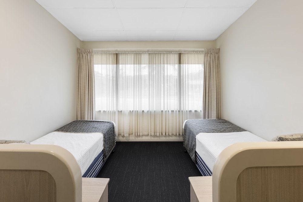 Adelaide Granada Motor Inn Family Room 2