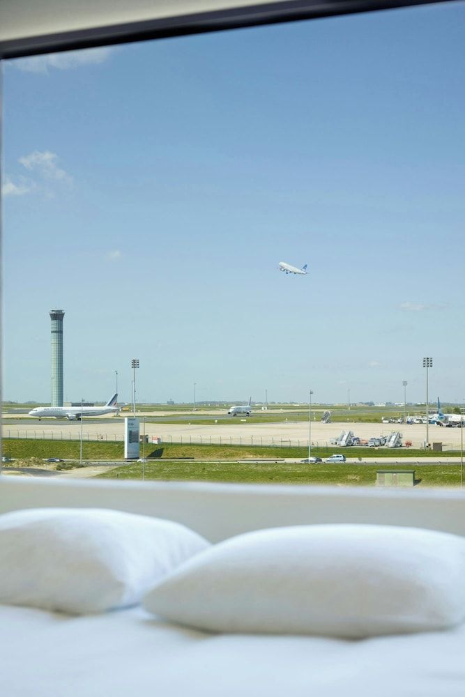 citizenM Paris Charles de Gaulle Room, 1 King Bed, Non Smoking 6