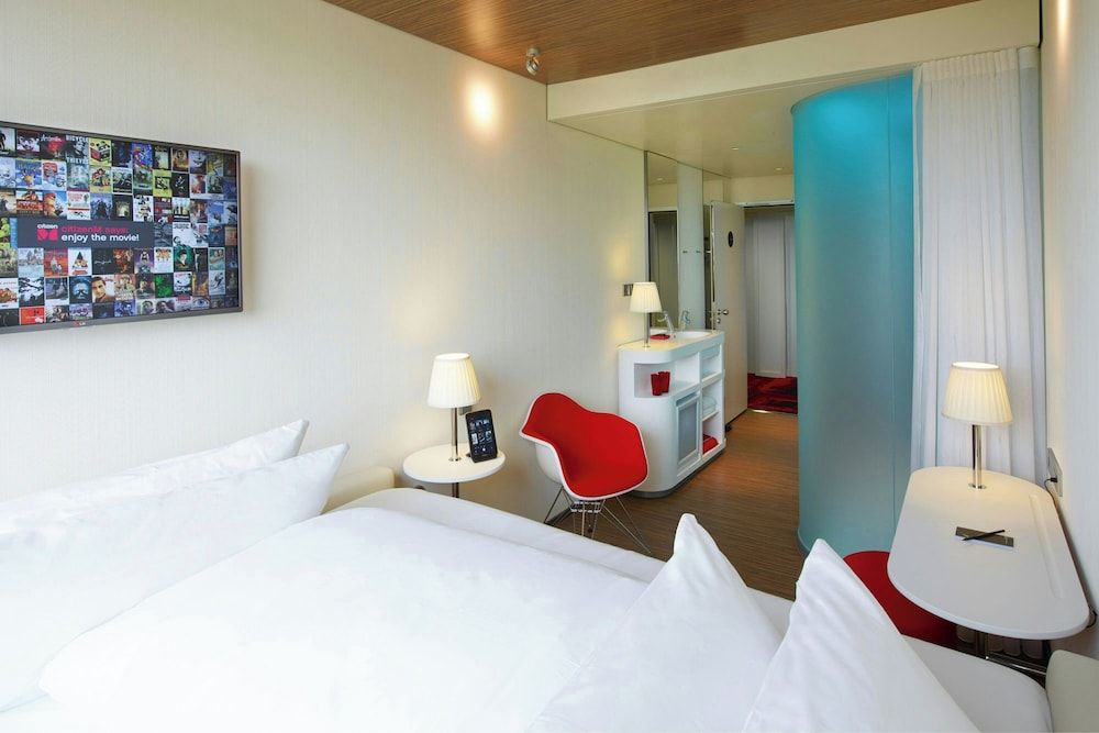 citizenM Paris Charles de Gaulle Room, 1 King Bed, Non Smoking 5