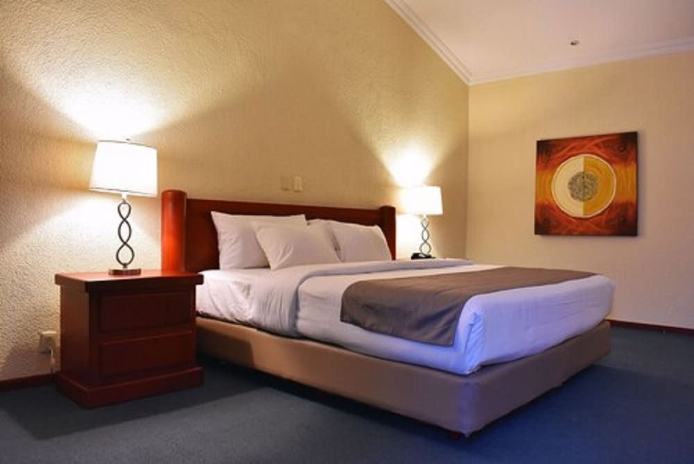 La Posada Hotel & Suites Superior Room 7