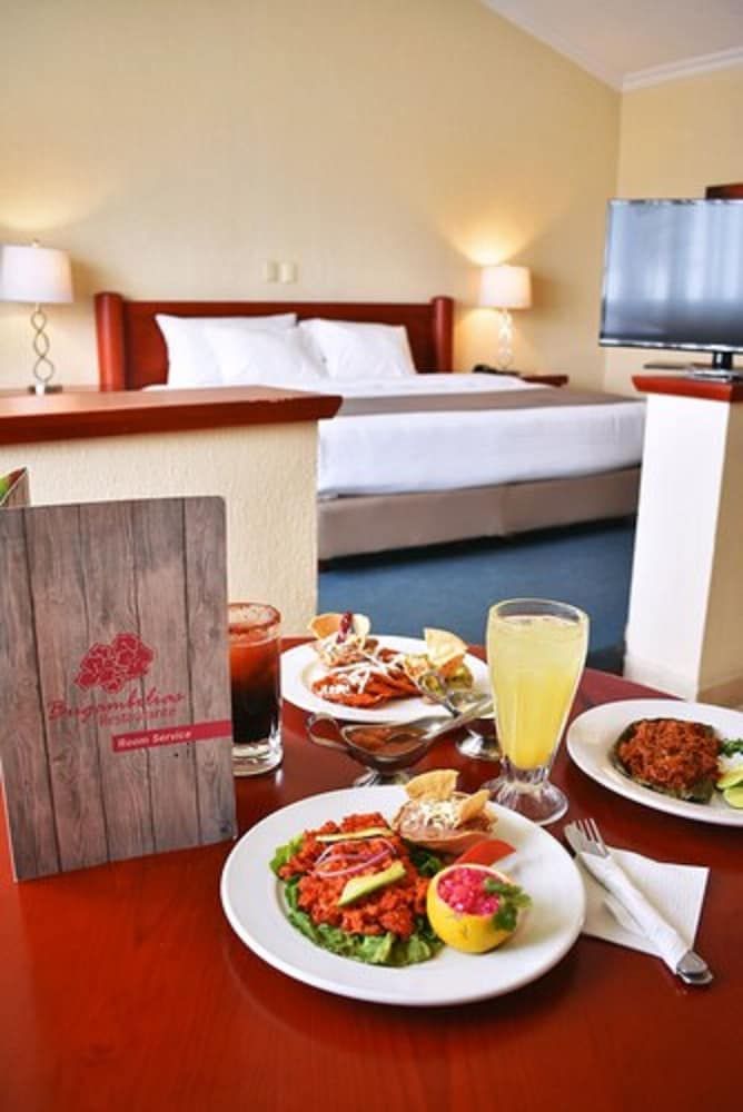 La Posada Hotel & Suites Superior Room 2