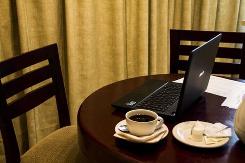 La Posada Hotel & Suites Superior Room 8