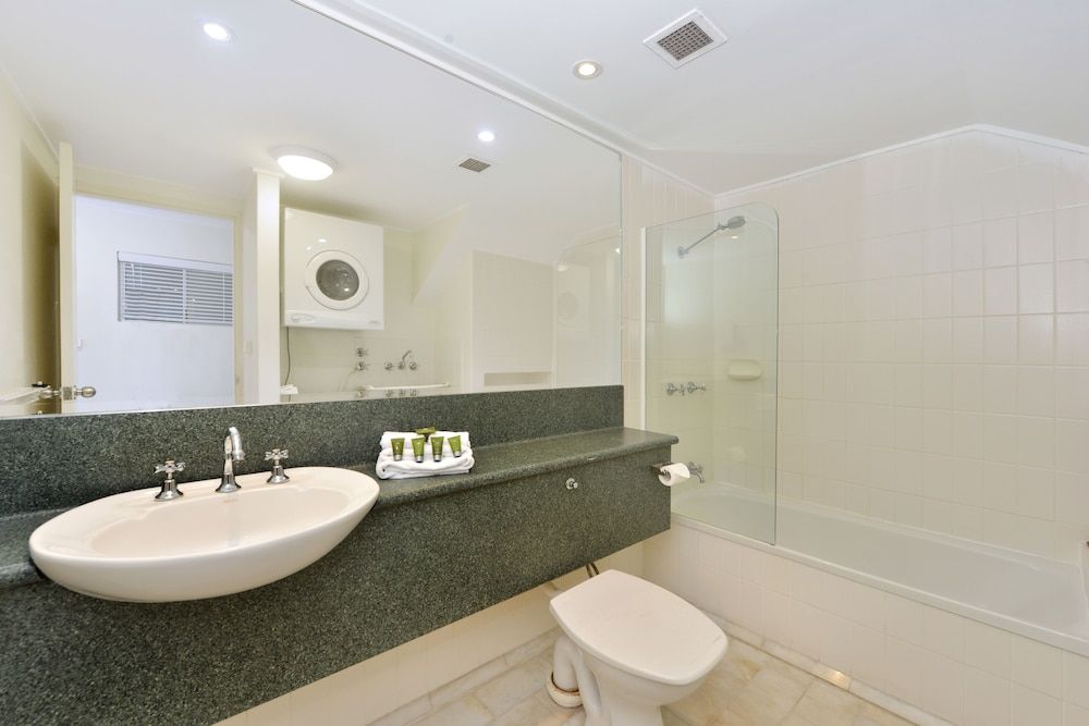 Driftwood Mantaray Two Bedroom Two Bathroom Apartment 8