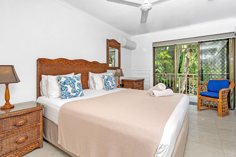 undefined Driftwood Mantaray 9