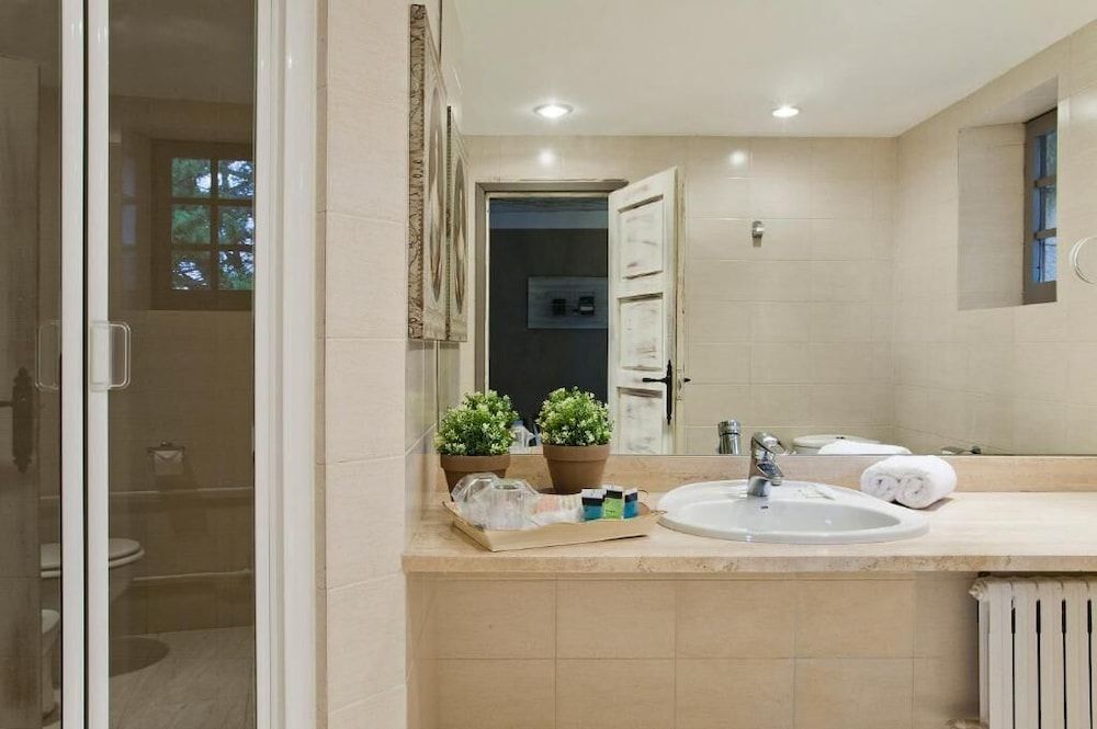 Hotel Luze El Toro Suite (1 Adult) 4