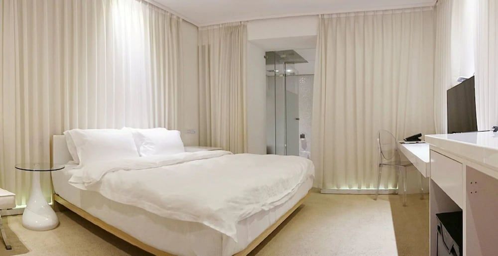 Premium Double Room, No Windows